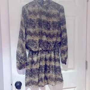 Snake print short dress, long sleeve 3x25